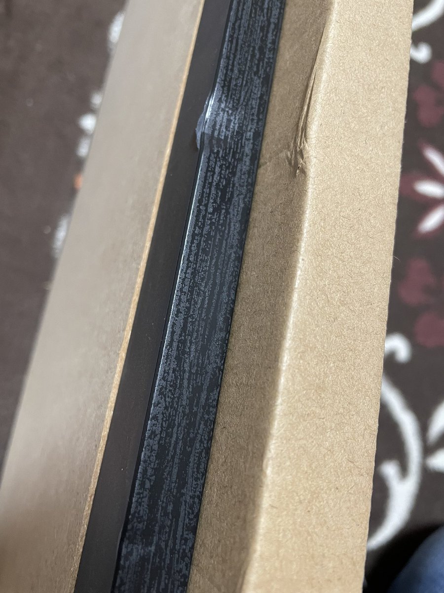 rinakana0619's tweet image. #西城秀樹  #THE50  #DVDBOX  #HidekiSaijo  #songofmemoris  #特典  #マフラータオル 

ｺﾞﾒﾝﾅｻｲ …
ここだけで… 言わせてください。

嬉しい日にと思い
こちらでご紹介頂き、早速 私も注文、
先日 届いたのを今日 開封したら、
こんな事になってました……🥲💦
配送時に当たってたのかなぁ〜