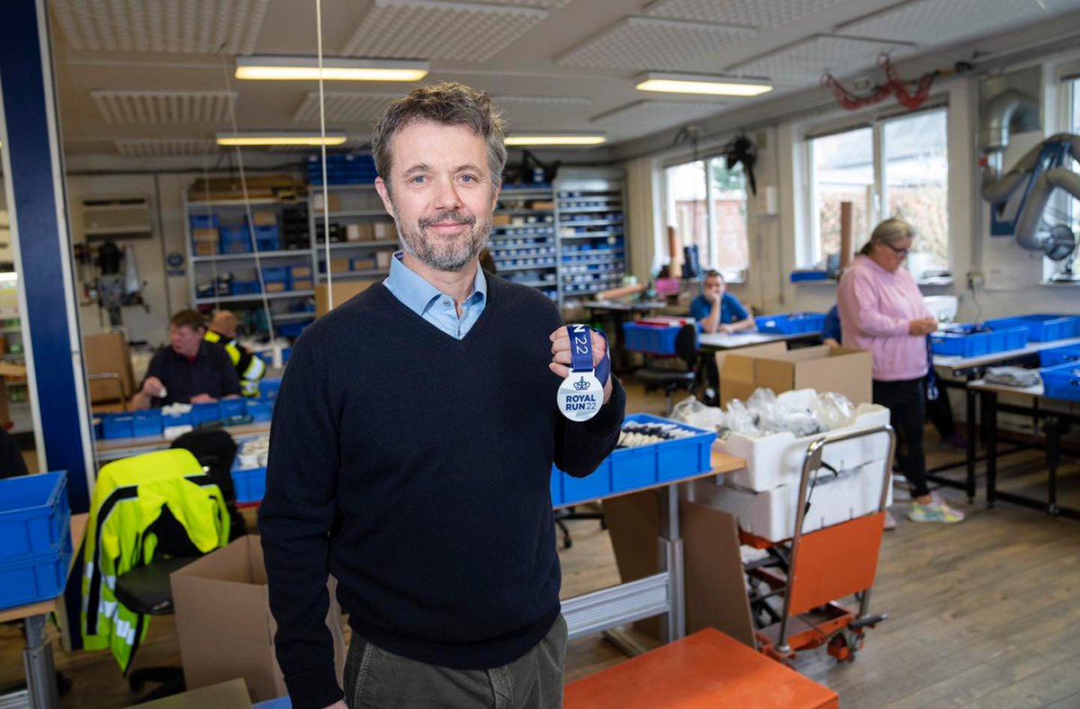 rwthofficial's tweet photo. 🇩🇰
#Denmark’s Crown Prince Frederik visited the preparation for medals, made of recycled acrylic sheets for this year's #RoyalRun, marking the Crown Prince's birthday at Elmegade Shop #Vejen.

📸 Claus Fisker #CrownPrinceFrederik #KronprinsFrederik #Kongehuset #Danmark https://t.co/DxE6RtPyIu