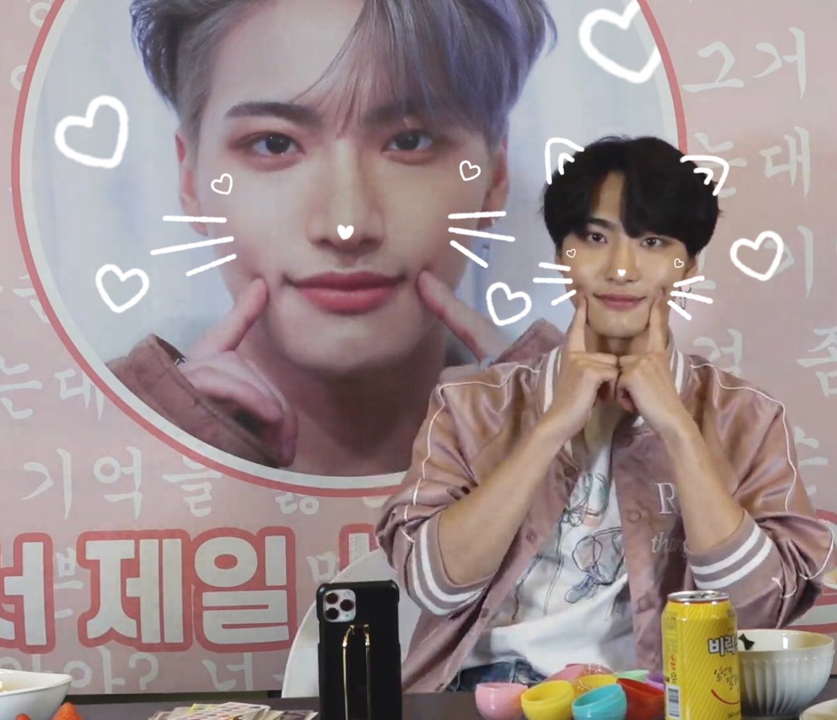 Seonghwa's birthday live 

— <a href="/ATEEZofficial/">ATEEZ(에이티즈)</a> #ATEEZ #SEONGHWA #에이티즈 #성화