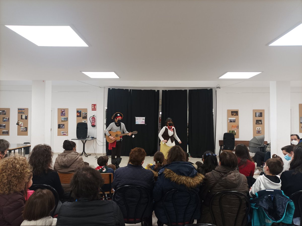 AVLaFraternidad's tweet photo. Concierto de @MusikBen en la asociación #cañoroto #barriosonoro #loscarmenes #latina #pequefinde https://t.co/ZauCJCmYKB