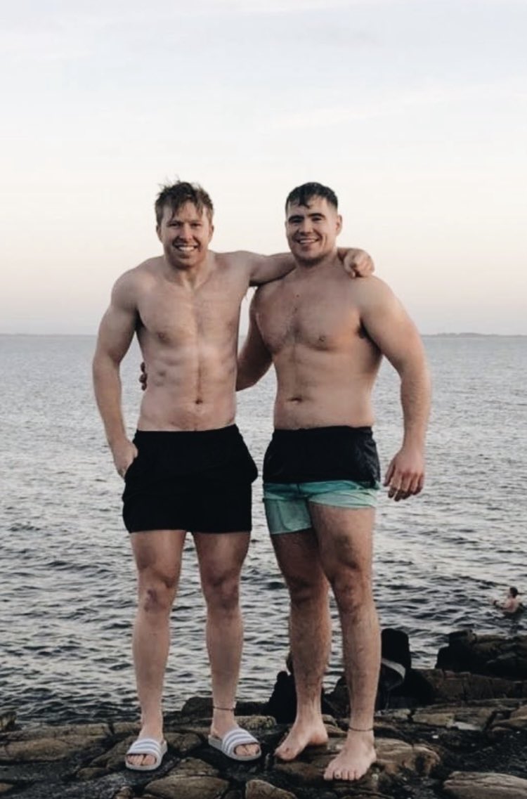 irishgay11's tweet photo. Two Irish lads .. you can only choose 1 … ⬅️ or ➡️?😈 https://t.co/gD9uoUmo2U