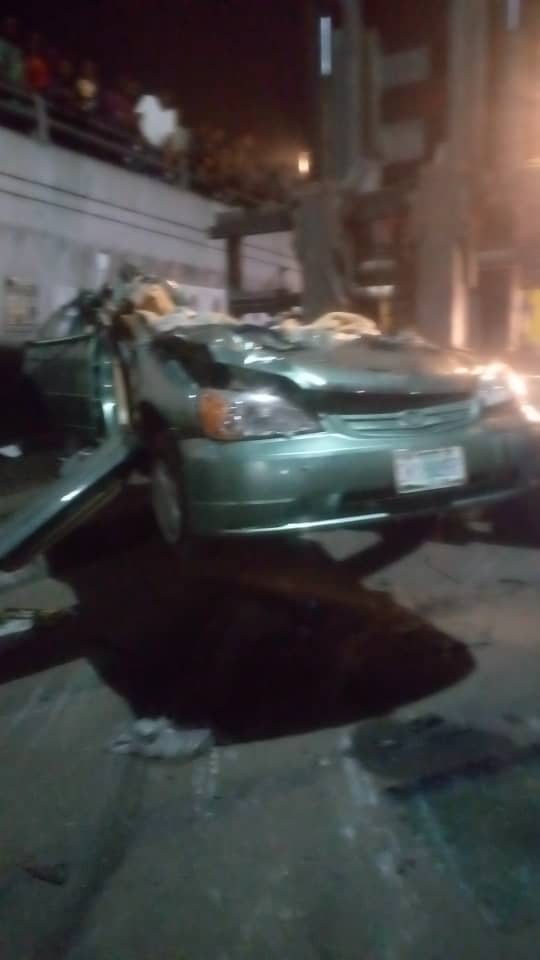 fedfirelagos's tweet photo. Federal Fire Service , through the emergency response unit of the Service , responded to an emergency at Ojuelegba under the bridge . It was an accident involving a trailer and a  car , victims  rescued  and rushed to hospital. @linda_ikejii https://t.co/TAmi0adQIE