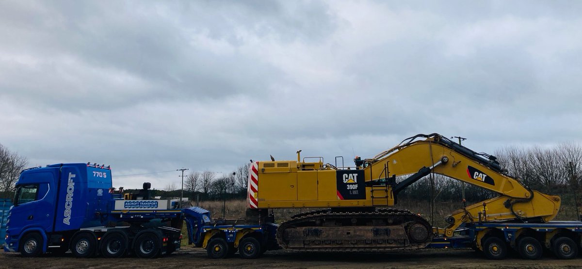 FinningNews's tweet photo. Here at Finning, we don’t just sell & service new Caterpillar® equipment — we also supply quality used equipment. One of the #FinningFamily, Dan Emmerson, was on site recently watching this used Cat® 390FL ME being unloaded at its new home.
#Finning #Caterpillar #Heavyequipment https://t.co/2BkeZYWG7W