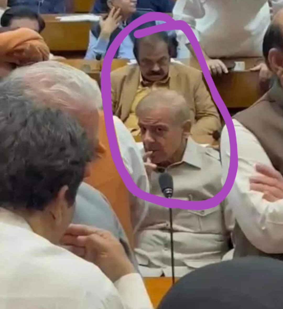 رل تے گئے آں پر چس بڑی آئی اے😂
