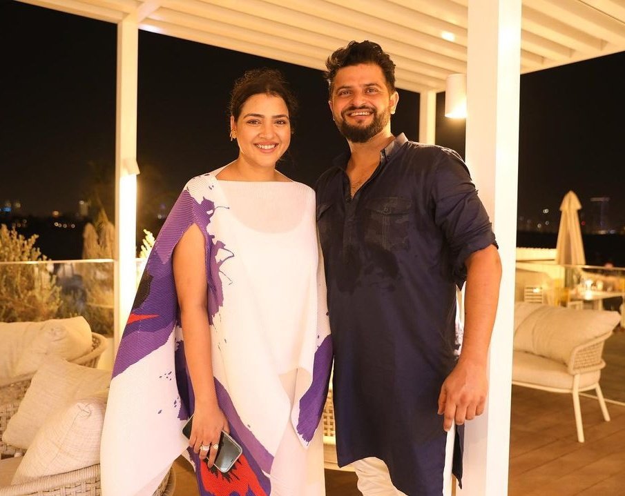 TICKTALKNEWS's tweet photo. #TICKTALKWISHES 

WISHING 🤗 YOU HAPPY 🥳 WEDDING ANNIVERSARY 💍 SURESH RAINA &amp; PRIYANKA RAINA 🤝❣️. @ImRaina  @PriyankaCRaina

GOOD HEARTED 💥
TRUE COUPLES 💓

#SureshRaina  #PriyankaRaina 
#HappyWeddingAnniversary https://t.co/cKPHmOv9yg