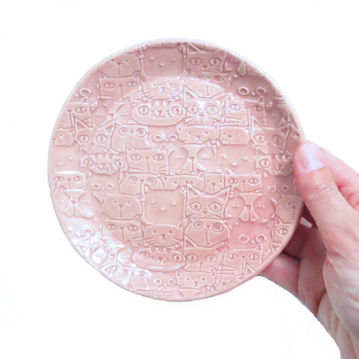 JKCJewelry's tweet photo. Cat Faces Ceramic Plate, Cat Dish, Pink Round Pottery Plate, Hand Built Pottery, Cat Lover, Cat Faces, Gift Idea, Home Décor, Cat Décor https://t.co/XRv5mgSZ58 #art #handmade #ceramics #pottery #PinkPlate https://t.co/PcfgUxeh22