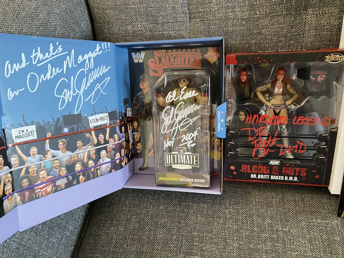 TheMidCardMarks's tweet photo. Insane haul @wrestlecon this year..all staff were extremely helpful and friendly..great way to start Wrestlemania Saturday! https://t.co/F4O781xhBF