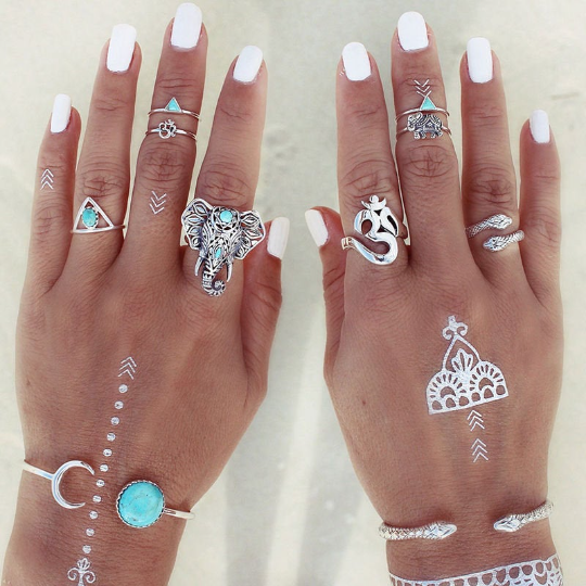 soulselfcareco's tweet photo. Chakra Crystals Bangle, Crystal Bangle, Aligning Crystals, Gems by BOHOROADS https://t.co/Bbdjf9FLUG via @Etsy https://t.co/lnfZO63M7d