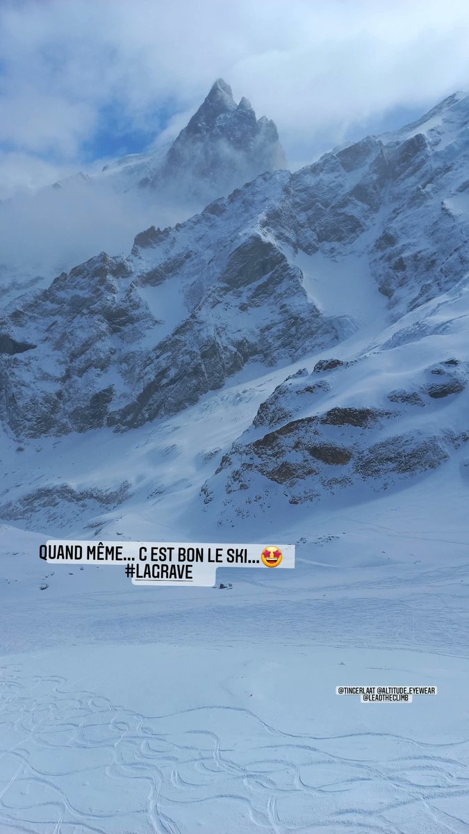 Toujours aussi majestueuse... La Meige au dessus du village de la Grave...
#ski #freeride #lagrave