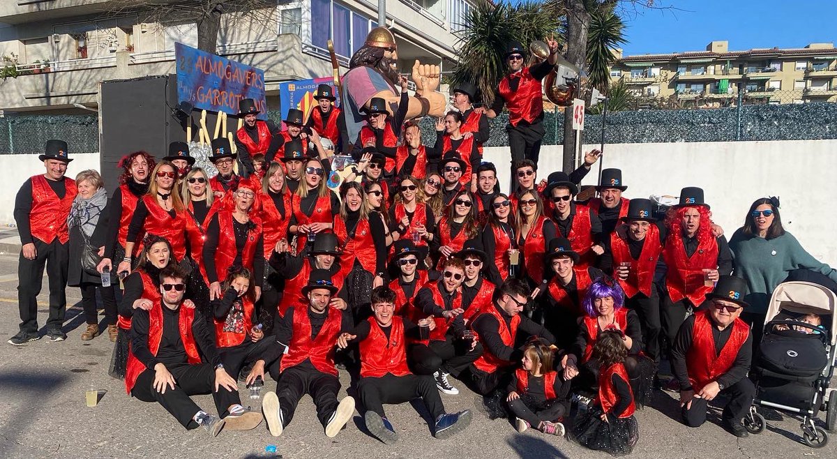 AlmoGarrotxins's tweet photo. 🎭 Amb la rua de Platja d’Aro posem punt final als #carnavals22. Gràcies a tots els col.laboradors! https://t.co/IFhwk5cJGb