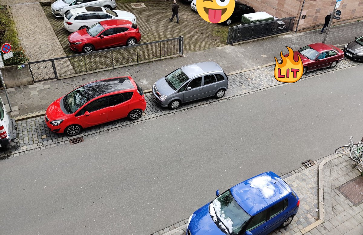 falschgeparkt's tweet photo. Sonntags brennt es ja nicht https://t.co/6IJvR0fdZ2