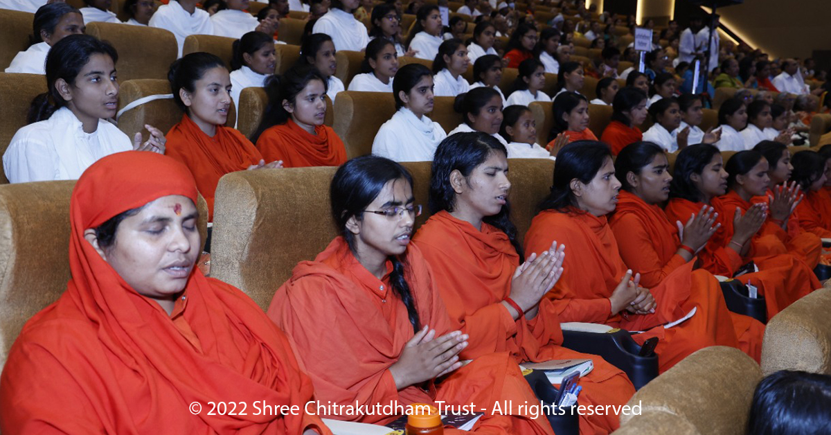 MorariBapu_'s tweet photo. || Manas Gurukul ||

|| मानस गुरुकुल ||

Katha 894: Manas Gurukul - DAY 2
Patanjali University, #Haridwar
02/04/2022 - 10/04/2022 

© 2022 Shree Chitrakutdham Trust - All rights reserved

#MorariBapu #truth #love #compassion #ChitrakutdhamTalgajarda #Patanjali_Yogpeeth #ramkatha https://t.co/doOx0VCQWD