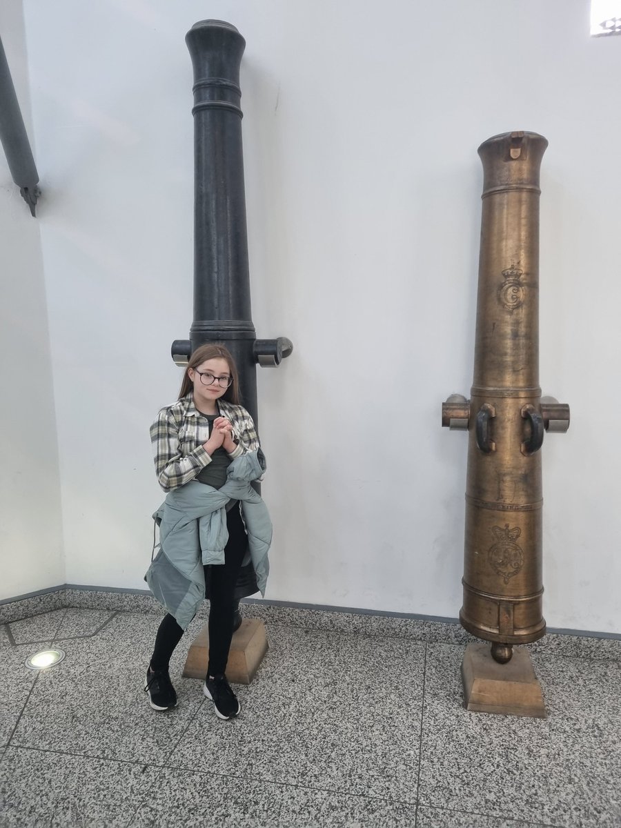 VictoriaJGards's tweet photo. Niamh &amp; Freddie are having a fabulous time at The Royal Armouries today, seeing some of the weapons and looking at things they have been learning about in school @ClassLEKBBNWA @ClassRJNWA https://t.co/R3l3ZmFWF7