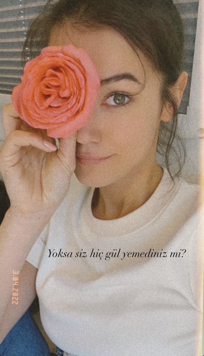 pinardenizfanc's tweet photo. #PınarDeniz’in yeni Instagram hikayesi 🌸📸✨ https://t.co/6iNIyqq0fd
