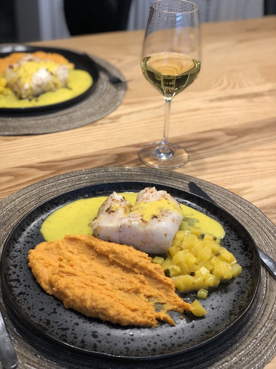 mdago87's tweet photo. #france #rhone #whitewine #condrieu #pauljaboulet #lescassines #viognier #delicious #nicedrop #ripeapricots #floral #creamystart #freshness #balance 🇫🇷🚀 #skrei #mashedsweetpotatoes #mango #safransauce #weekend #enjoy @jebdunnuck : whats your rating for this drop? https://t.co/inEIrP8MAT