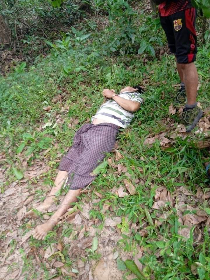 Haruonchill's tweet photo. 1/ SAC troops fired artillery and raided MaeKal vlg in TaungPyauk Division, #Tanintharyi’s #Thayetchaung town at 2pm on Apr2. They then SHOT DEAD at U Lin Mg &amp; Ko Aung Than Htay trying to flee, DETAINED 22 ppl as #HumanShields and occupied the village.
#WhatsHappeningInMyanmar https://t.co/flAgchvcJF
