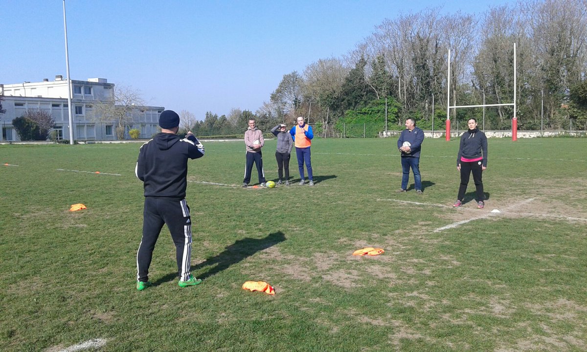 beajo79's tweet photo. Sensibilisation au rugby à l ecole avec le NRC à Espinassou. #DSDEN79 #USEP79 https://t.co/XaNs3XT0uX