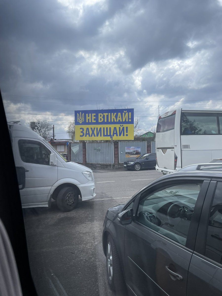 Arrivé en Ukraine pour relever l’excellent <a href="/Ydb/">Yanik Dumont Baron - yanikdb.bsky.social</a>. Continuez de suivre la couverture sur le terrain de <a href="/RadioCanadaInfo/">Radio-Canada Info</a>.