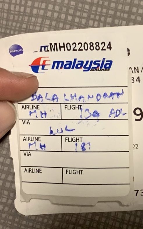 Nanoite_MB's tweet photo. It has been more than 48 hours since my cabin bag with all my essentials and valuables that was forced to be checked in has been lost by @MAS and I still have not received any communication from the “concerned department” that they claim. Where is the #malaysian hospitality? https://t.co/GmQ5U8wUUw
