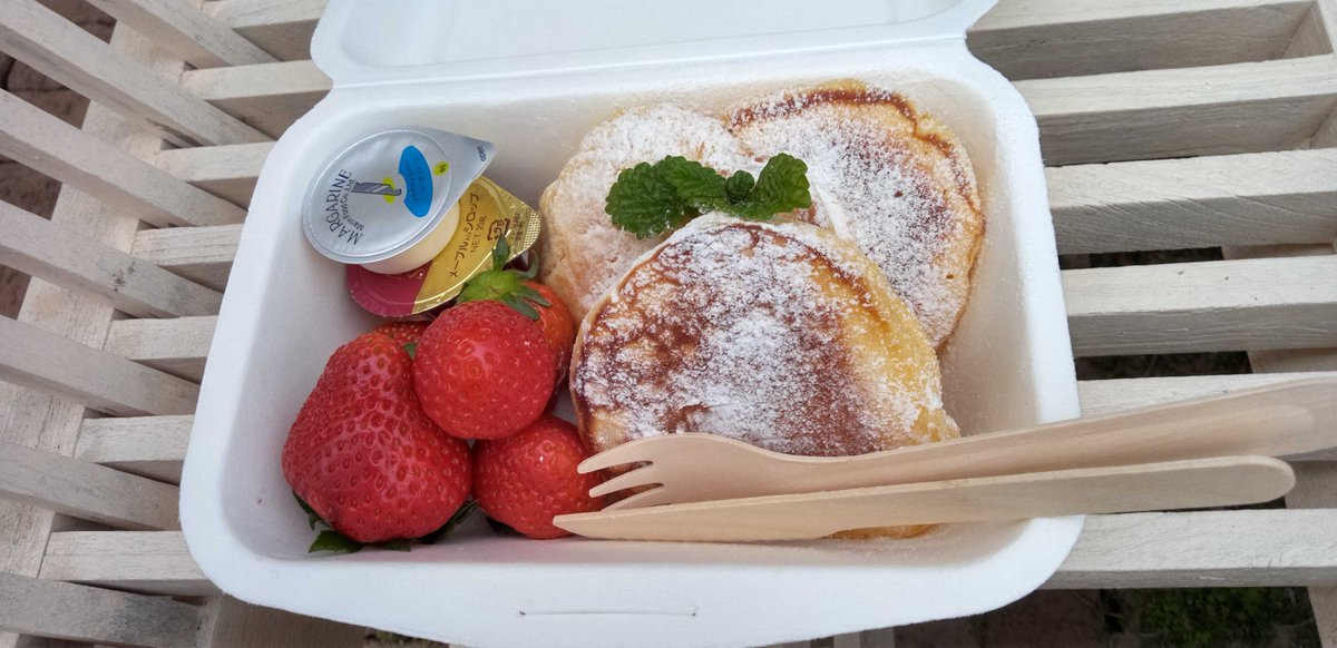 CIchijiku's tweet photo. こんばんは
物凄く久しぶりのツ��ートです
カフェスイーツいちぢくは3か月休業していまして申し訳ございません
この度4月1日に営業再開しました
木金土日10:00～16時OPEN
当店オリジナルのパンケーキセットです
よろしくお願いします！ https://t.co/jASuAU6a0P
