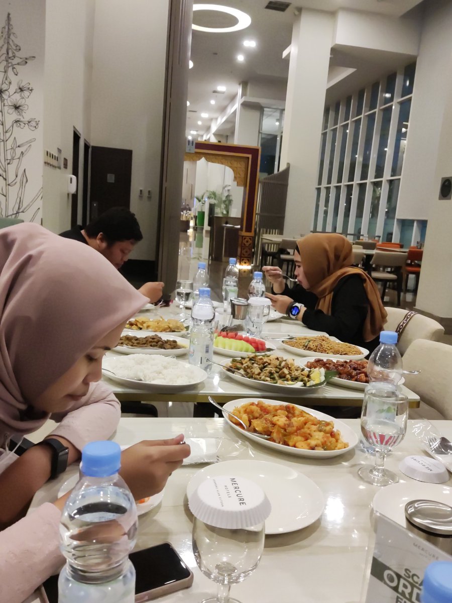farhanfarid's tweet photo. Selamat beropen https://t.co/LxBBc39p0f