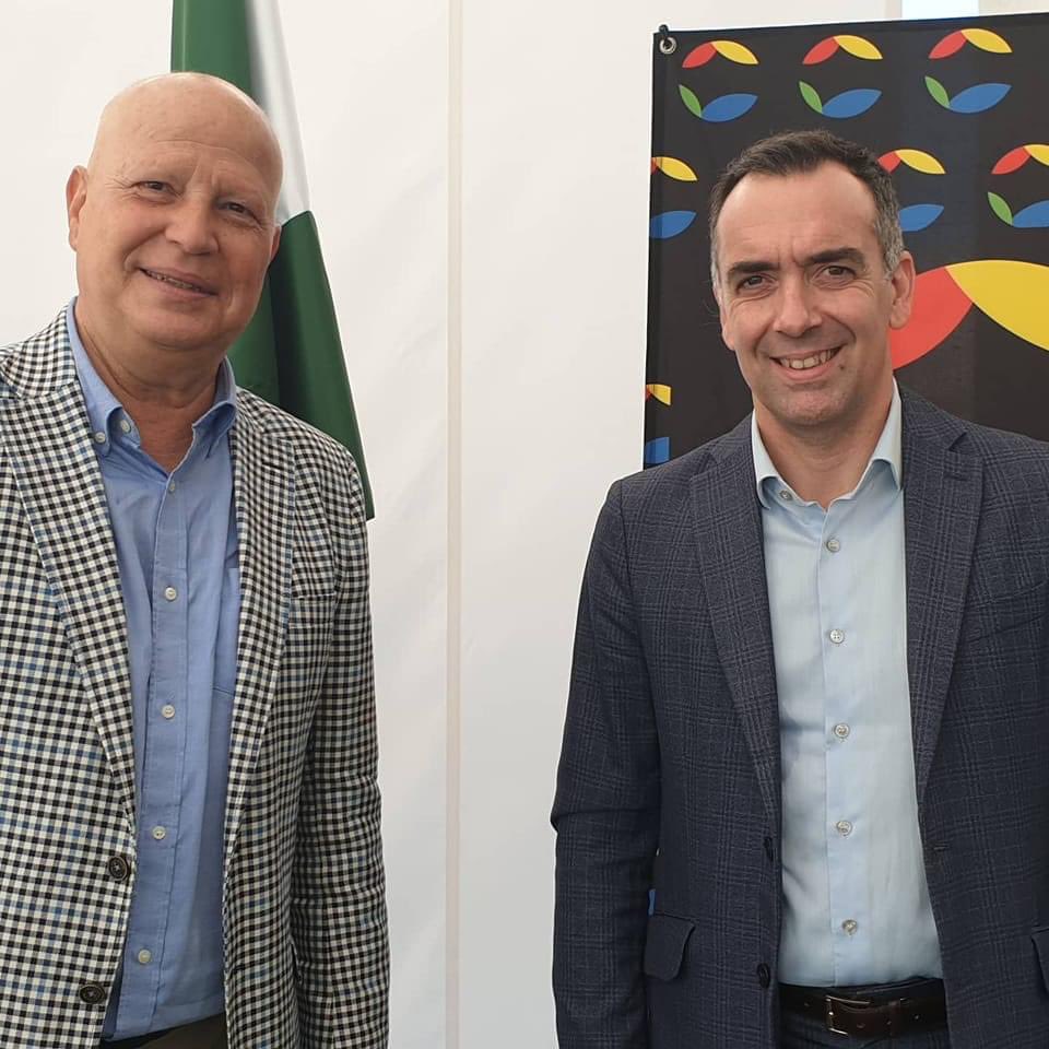 ARuizLeon's tweet photo. Allá donde estes Javier quiero agradecerte todo lo que nos has aportado, ayudado y enseñado.
Nos deja una persona excepcional y única, con una impronta de sentido común y sensatez en la gestión pública. GRACIAS AMIGO! 
Mis más sentidas condolencias a su familia. 

#JavierImbroda https://t.co/ixr9OOObuM