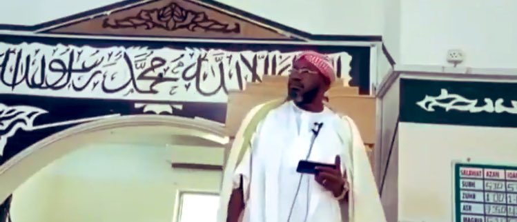 TheShehus's tweet photo. The Chief Imam of Apo Legislative Quarters Juma’at Mosque in Abuja Sheikh Muhammad Nuru Khalid has been Sacked.
The Islamic cleric was sacked for inciting sermon on Friday, April 1, 2022
~Senator Sai’du Dansadau
Chairman of the Mosque Steering Committee.
#PMB #SecuringArewa 🇳🇬 https://t.co/FbF6tv5xUW