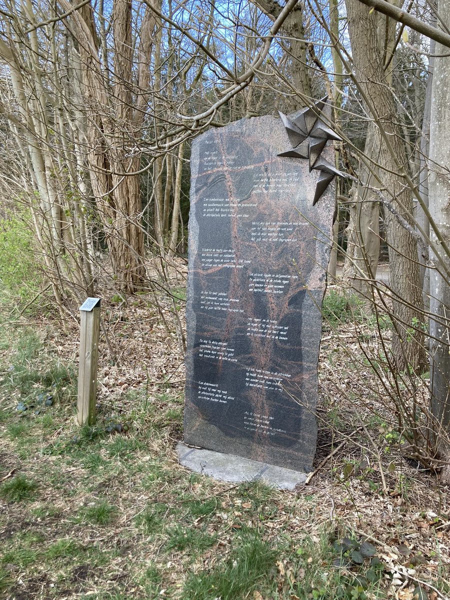 noord_anita's tweet photo. Vanochtend deelgenomen aan de #wandelexcursie over het voormalig Duitse vliegveld bij #Peest @Noordenveld. Georganiseerd door #Historisch Vereniging Norch.Een indrukwekkend en boeiend verhaal over de geschiedenis en het mislukte vliegveld dat uiteindelijk een Landwirtschaft werd. https://t.co/y6eSKxeRim