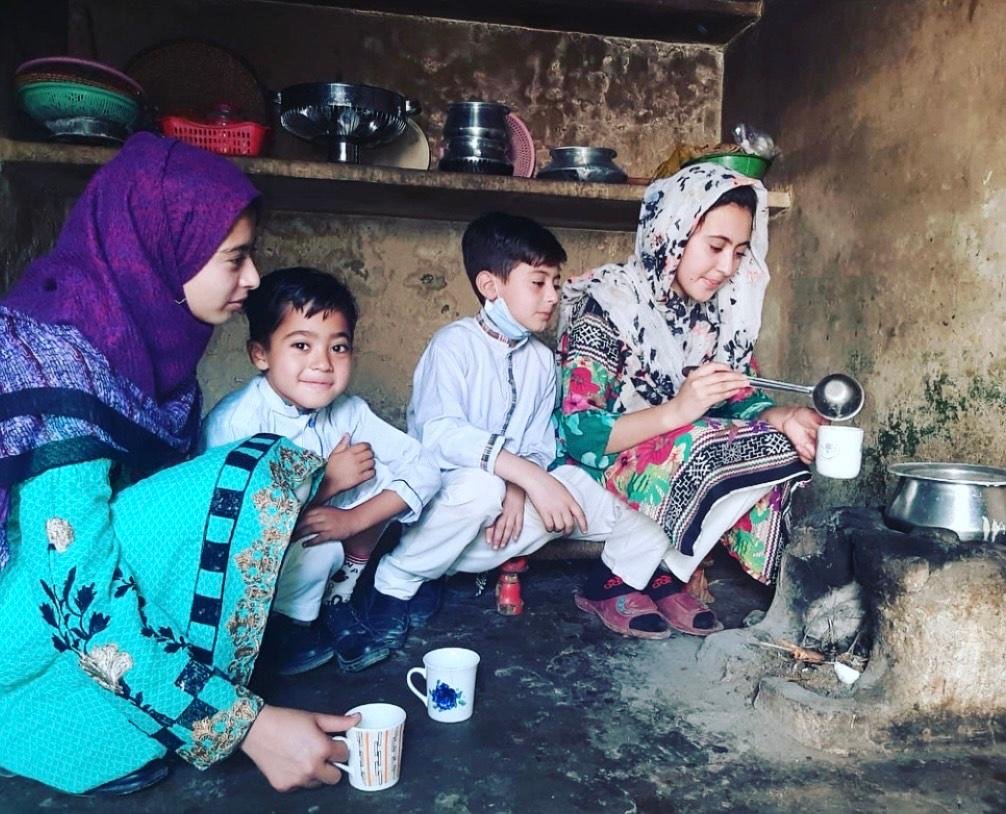 DILTrustUK's tweet photo. Ramadan Mubarak! 

With your generous support this Ramadan, Mehnaz and other young girls like her can receive a scholarship that will enable them to imagine new vistas and, one day, soar. 

Sincerely, 
The DIL Trust UK Team   
https://t.co/2Pe1fJIkHl

 - https://t.co/PkzVzpQJlQ https://t.co/Z8TLPrTefJ