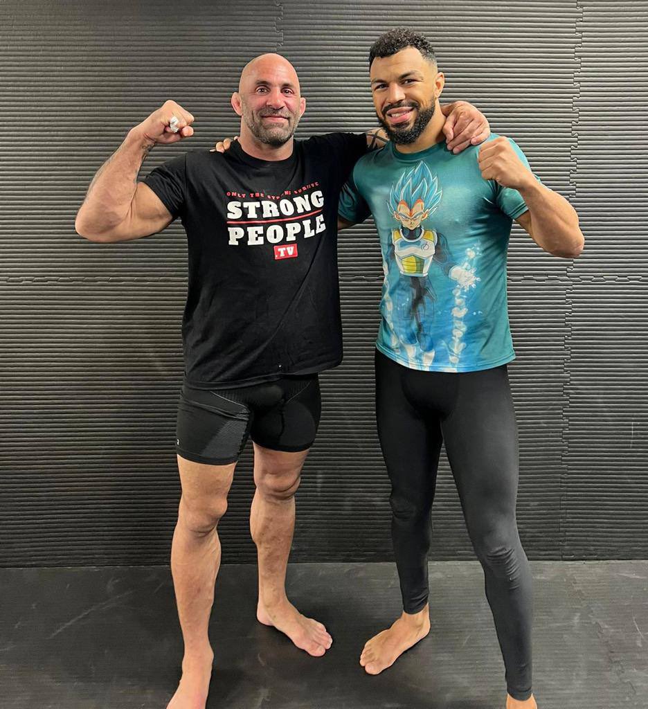 🚨 Thomas Loubersanes rejoint le camp d'entrainement de Karl Amoussou pour préparer son choc à #ARES7 contre Abdoul Abdouraguimov !