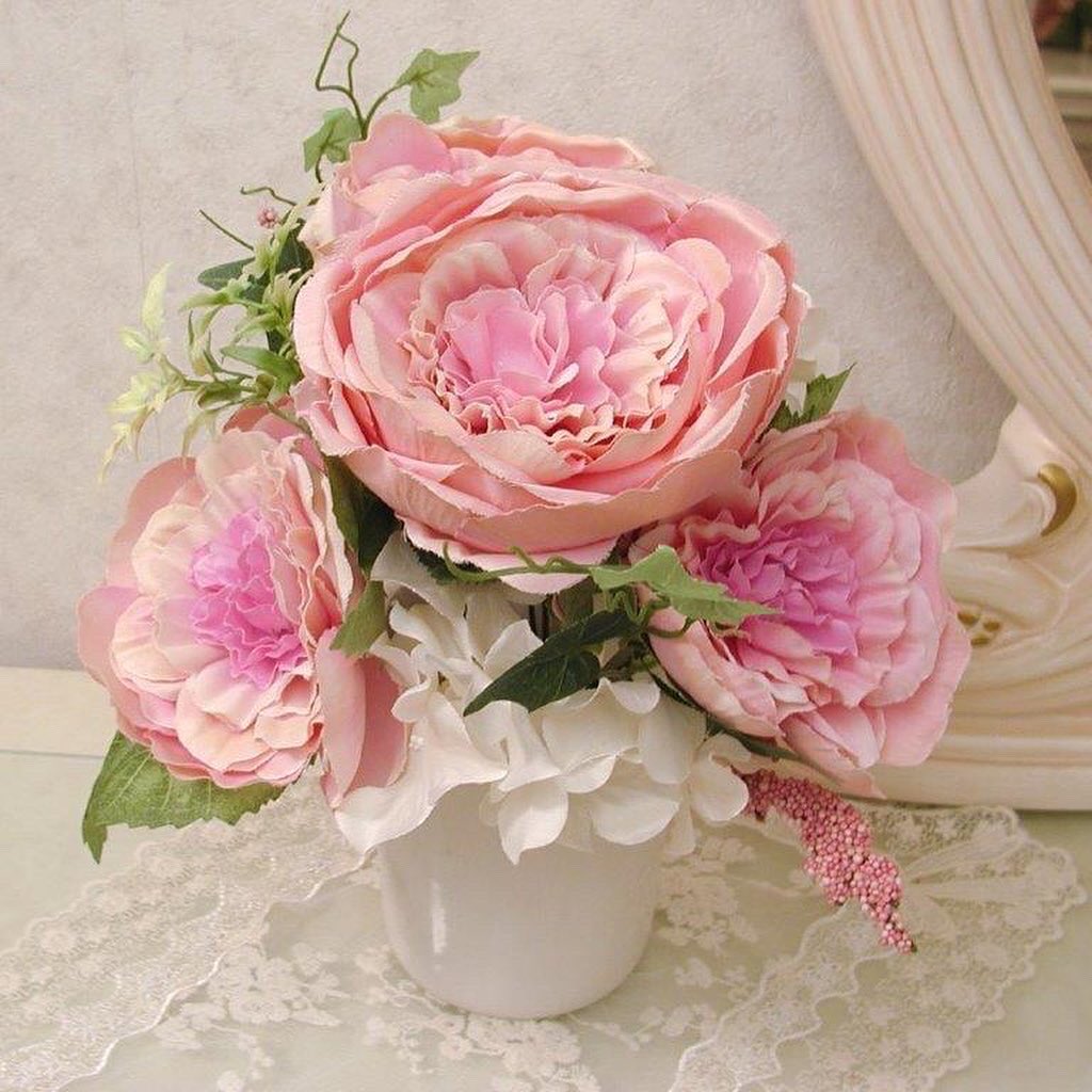 laroseangel's tweet photo. ボリュームたっぷりの
華やかな
イングリッシュ
ローズブーケが
入荷いたしました
#ローズ　#薔薇　#ローズブーケ
#大輪ローズ　#薔薇雑貨　#バラ雑貨　#ローズ雑貨　#姫部屋　#ロマプリ　#マイルーム　#女子部屋
#インテリア　#ピンクルーム
#花��ある暮らし  #可愛い雑貨
#インテリア https://t.co/4ZqqGimDQ2