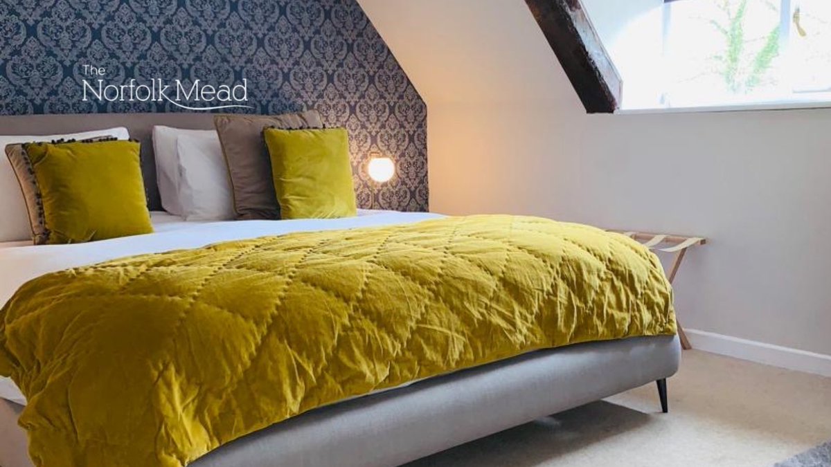 Special offer 💥 

Enjoy a midweek stay from only £200.00 per night in a Deluxe, with a three-course meal and breakfast! 🍳 

Valid Sunday-Thursday. Excludes 17th, 18th of April. Terms and conditions apply. 

#norfolkmead #visitnorwich #norwichstays