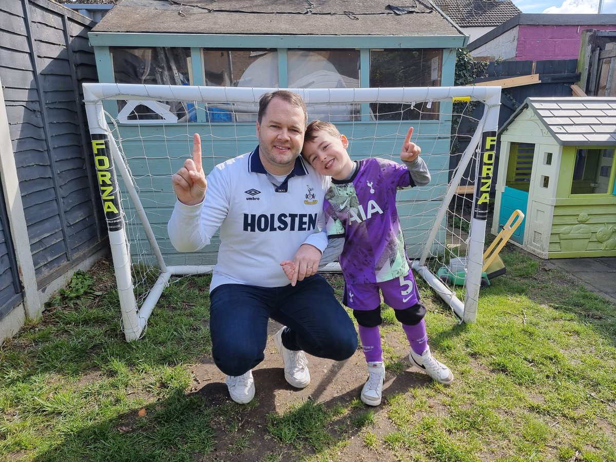 83EasyE's tweet photo. @SpursOfficial N17 with my 5yr old son Jack for his first ever game! #COYS 💙 https://t.co/oViPzIo7wF