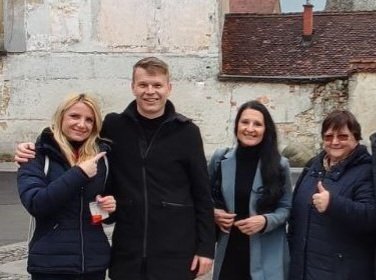 Včeraj smo se lepo podružili s puncami in fanti <a href="/8Marec/">Inštitut 8. marec</a> in vam sporočamo, da imamo za volitve vse pod kontrolo. Vi se morate samo prikazat in oddat svoj glas. Cilj je rekordna volilna udeležba in praznik demokracije. Ali bo uspelo, je odvisno od vas.
#rekord #gremovolit 💜💛