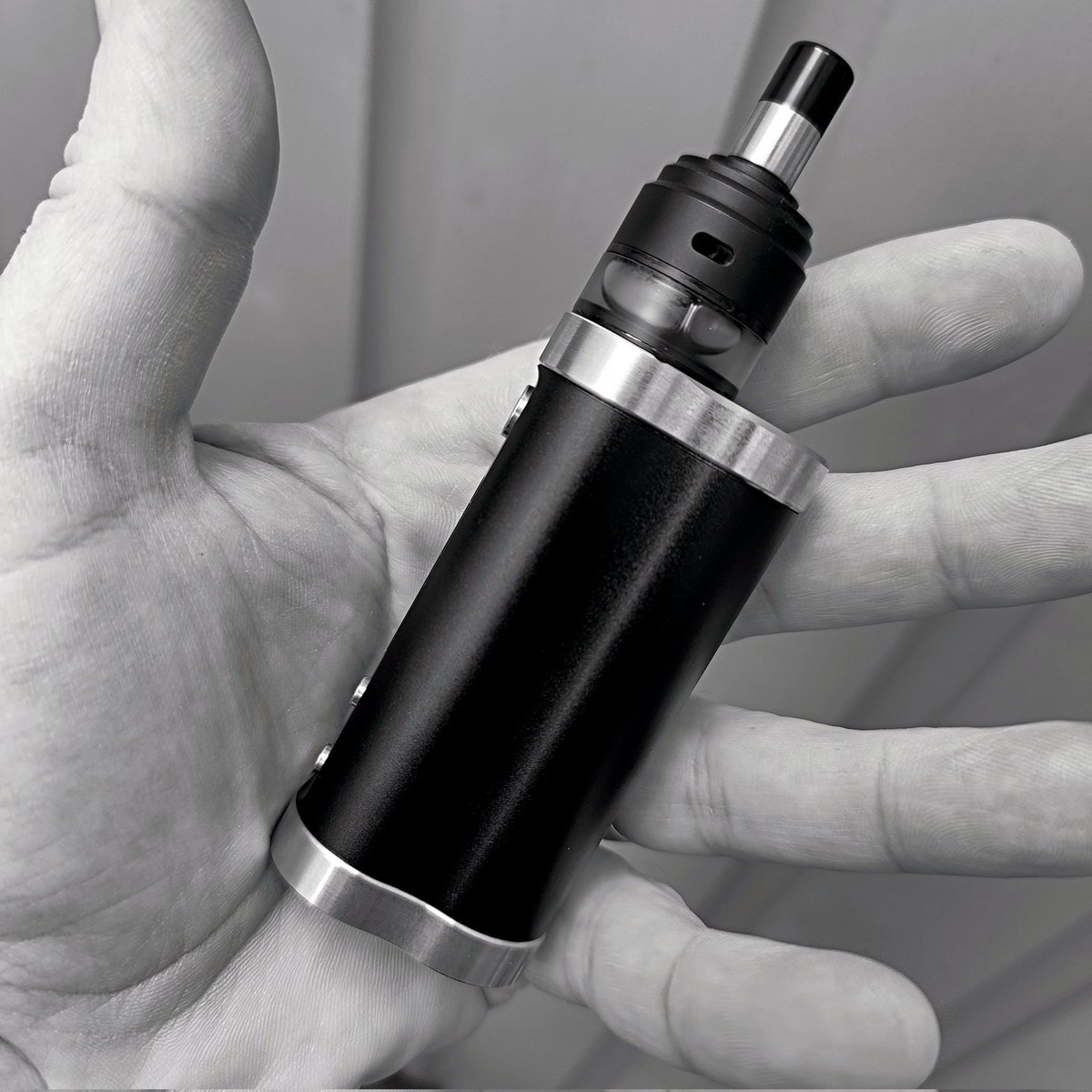 Vaping_Ace's tweet photo. Good morning ☀️

#vape #handcheck #dicodes #danimicro #gasmods #rdta https://t.co/tVQNYWJE33