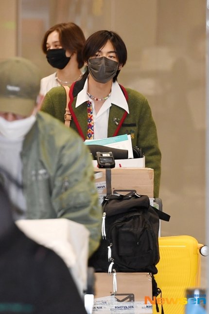 aussiehybe's tweet photo. FIRST MEDIA PHOTO OF LEO  !!! #트레이니에이 #TraineeA_LEO @trainee_a https://t.co/1CP5dFnB8y