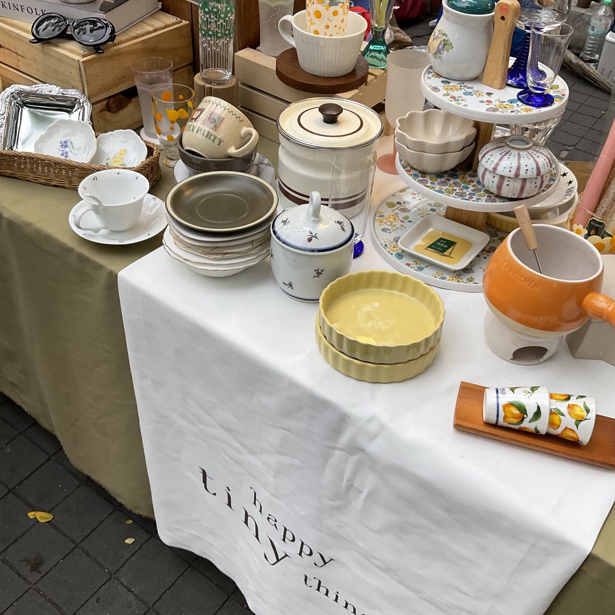 hibyemeh's tweet photo. flea market 🍄👢🌼 https://t.co/FFoiuVTIHo