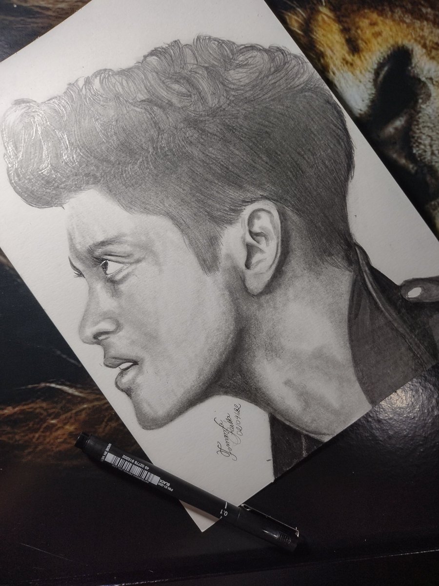 Artenopapel3's tweet photo. Drawing Bruno Mars
#brunomars #kmagic #hooligans #brunomarsfans #brunomarsmusic #music #kmagicworldtour #artenopapel #drawing #bbb22
#artenopapel
https://t.co/k8WN2QzMim https://t.co/njk7NWizns