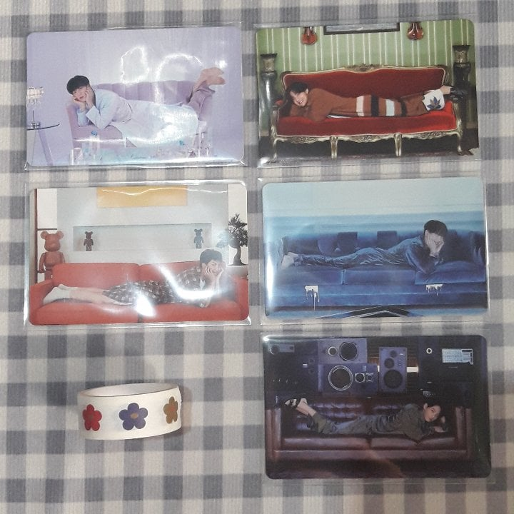 minejihope's tweet photo. (4/8) wts lfb bts be deluxe photocard set

💗 all available except jihope &amp; group pcs
💬 all in good condi except jin (9.5/10; have a slight ball chain dent :<)
🍃 PHP 300 set! (PHP 280 if payo)

t. bangtan pc ph namjoon jin taehyung jungkook jk yoongi suga https://t.co/Nebr9jm6iv