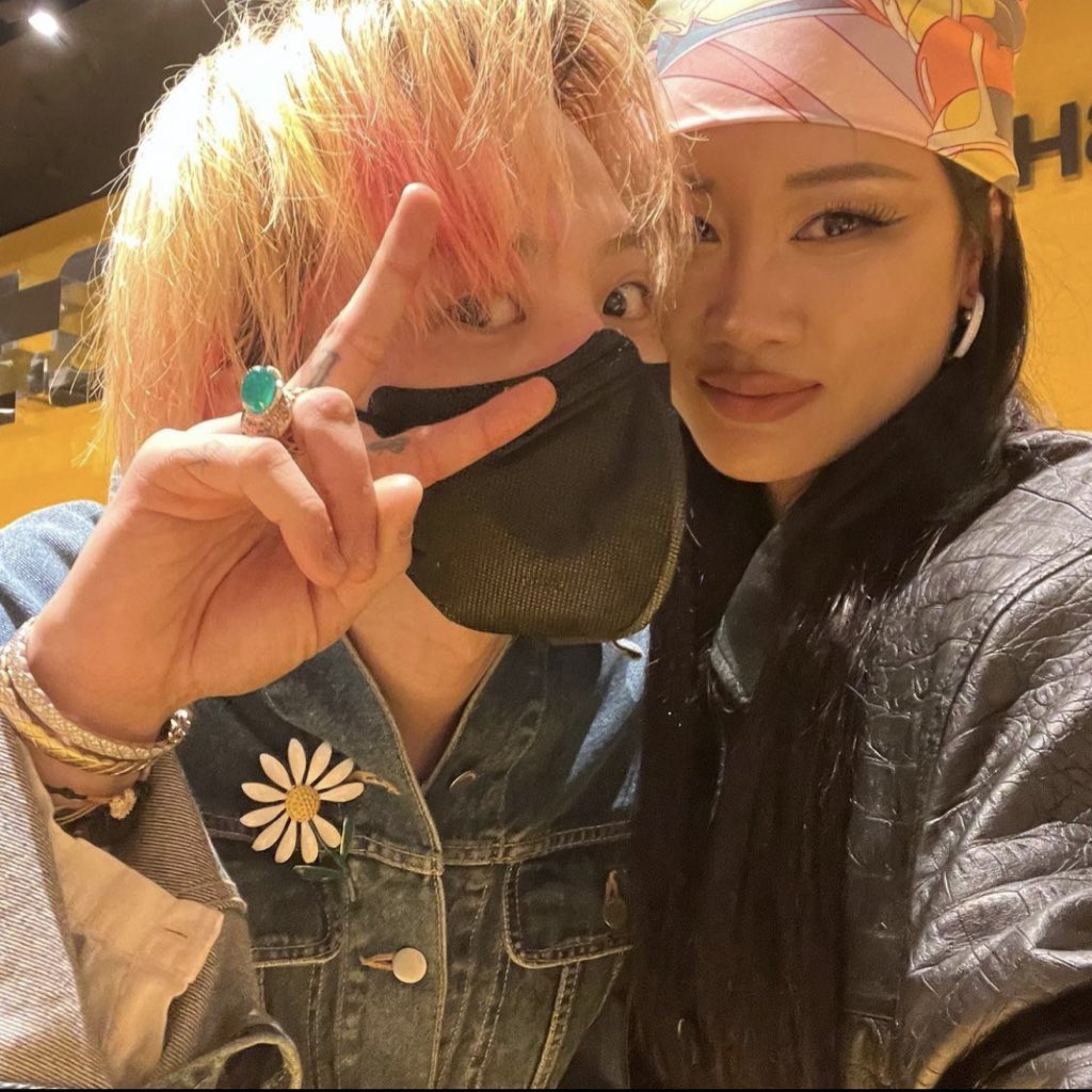 8KLIFE's tweet photo. G-DRAGON!!!!!!!!! https://t.co/t0nzXBhRkR
