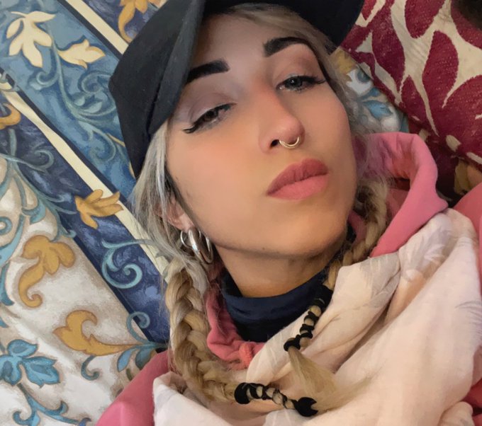 Buona Domenica uccellini ❤️oggi sto facendo la 3 dose 😱 ho appena postato una foto molto birichina sulla