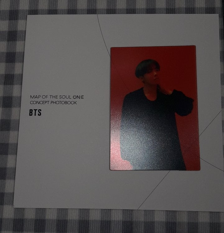 minejihope's tweet photo. (6/8) wts lfb MOTS ON:E jhope member set (+ free be postcards!)

💬 inclu: mots on:e square photo, transparent route ver pc, &amp; be postcards
💬 condi: 9.8/10 pc, 10/10 postcards &amp; square photo
🍃 PHP 250 (PHP 230 if payo)

t. hobi mem set route version ph https://t.co/Uh61OqdpfK