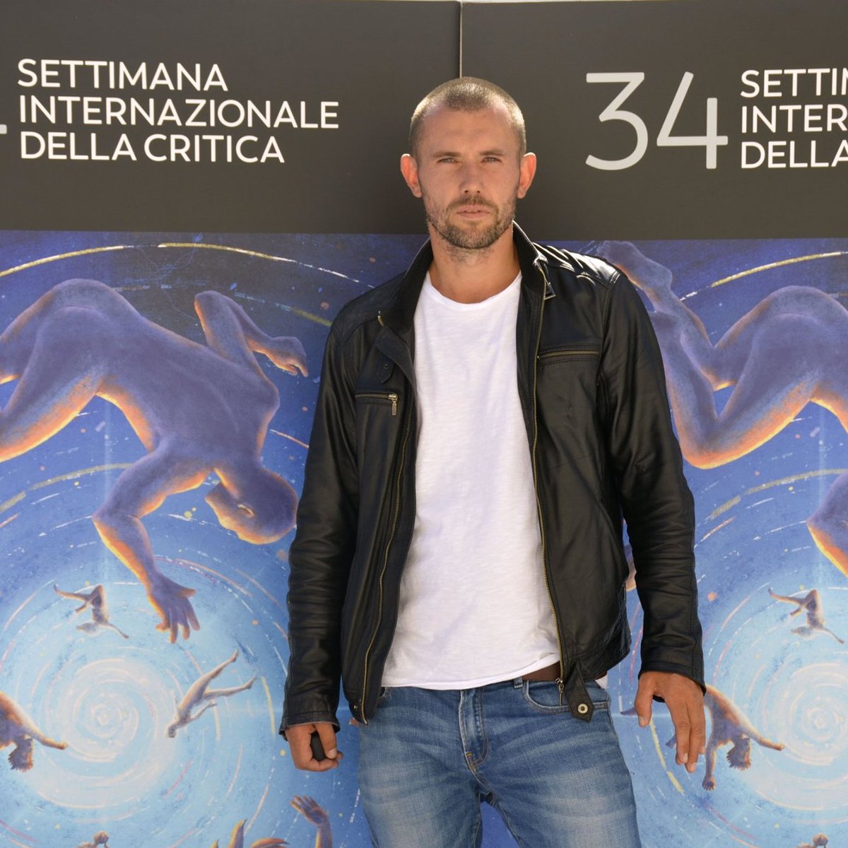 SicVeneziaSNCCI's tweet photo. Devastated to hear of the untimely passing of #MantasKvedaravicius, killed in #Mariupol where he was documenting life in the besieged city. The director premiered his visionary, haunting #Partenonas at #SIC34 2019.
Our thoughts go to all those out there hunting for what is real. https://t.co/GxHuVNdYi8