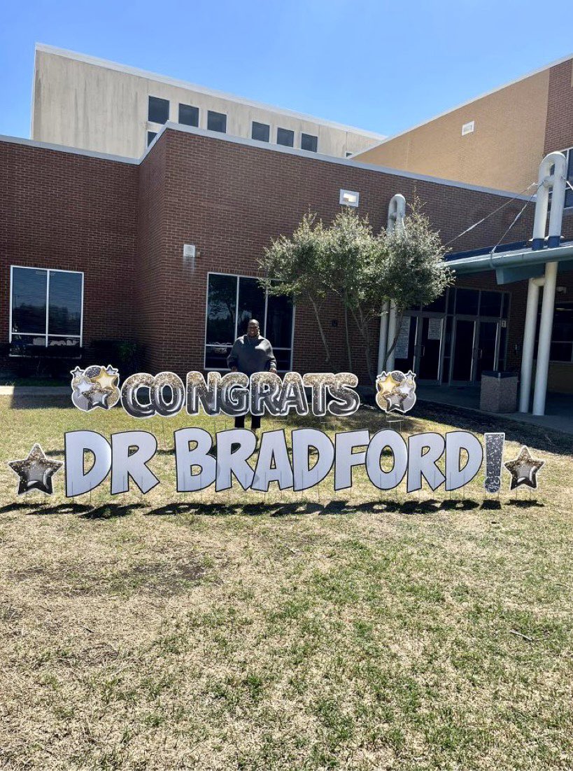 jw_pta's tweet photo. Congratulations Dr. Bradford on earning your Doctoral Degree! https://t.co/SSHWLw2LIR