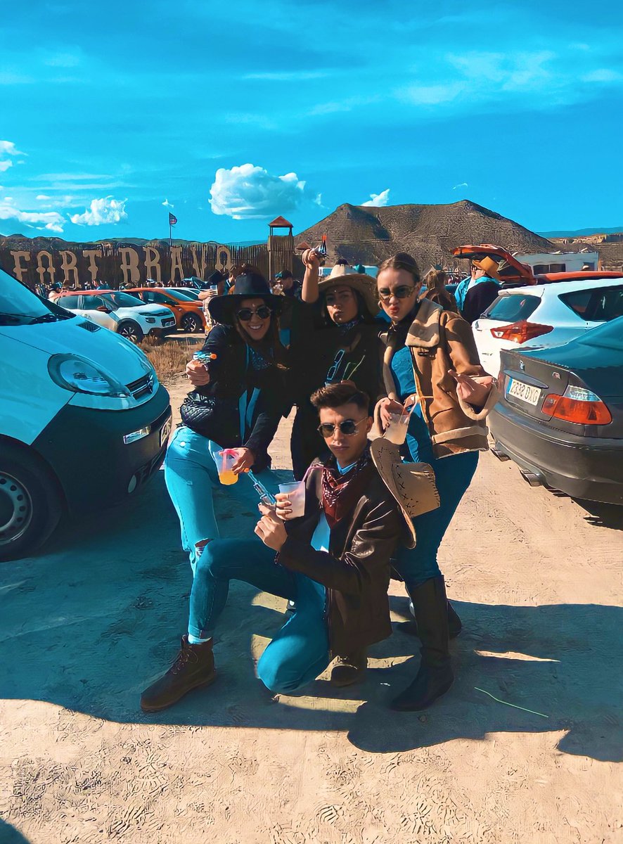 MariaGarc98's tweet photo. We ride, never worry about the fall. I guess that’s just the cowboy in us all. 🤠🏜 https://t.co/nIsNGeyeSk
