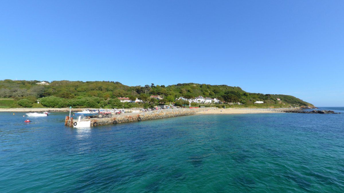 Health Connections Guernsey (@healthconnectgg) on Twitter photo Our Lead Community Connector, Hannah, will be visiting @HermIsland on Monday in The Conservatory from 11am-12pm for a drop-in session to speak to Herm residents about how we can connect them to support that matters.
Louisa Mace from <a href="/GuernseyMind/">Guernsey Mind</a> will be available to talk with. Our Lead Community Connector, Hannah, will be visiting @HermIsland on Monday in The Conservatory from 11am-12pm for a drop-in session to speak to Herm residents about how we can connect them to support that matters.
Louisa Mace from <a href="/GuernseyMind/">Guernsey Mind</a> will be available to talk with.