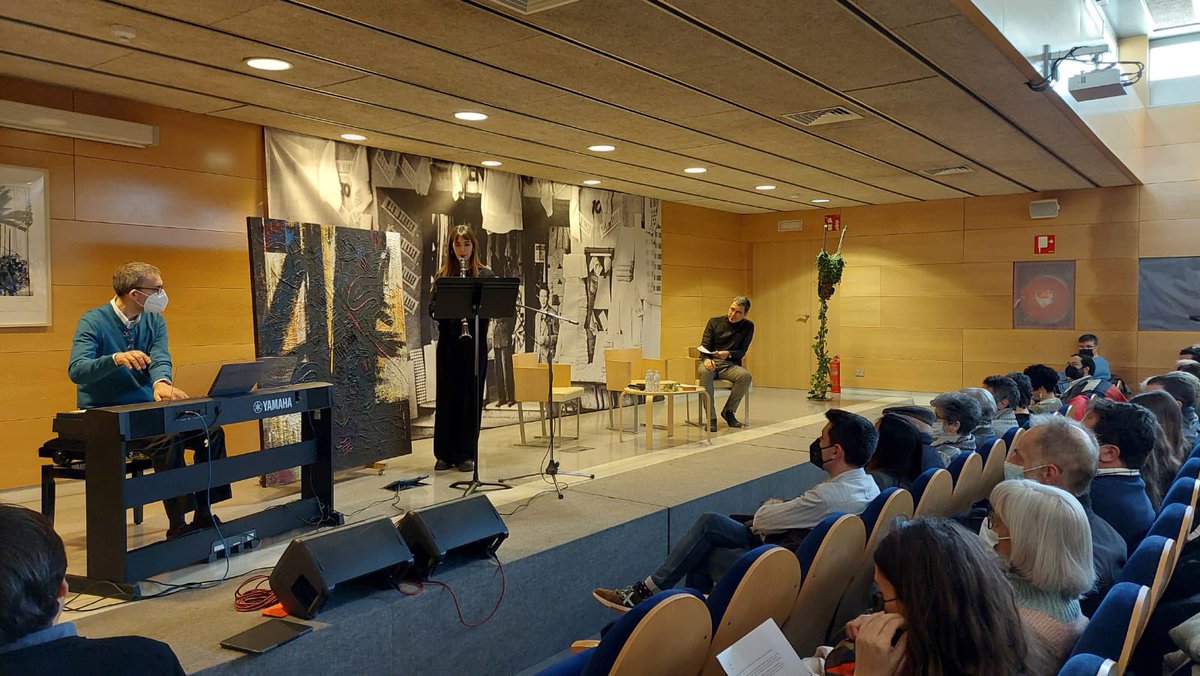 EMMBerga's tweet photo. Avui hem participat a l’homenatge que s’ha fet a la ciutat de Berga al pintor Joan Ferrer amb els alumnes del @cmpirineus que van crear obres musicals a partir de les pintures de l’artista berguedà. (📷 Maite Flores @AjuntamentBerga) @socjoanferrer https://t.co/Zyz6MON5WK