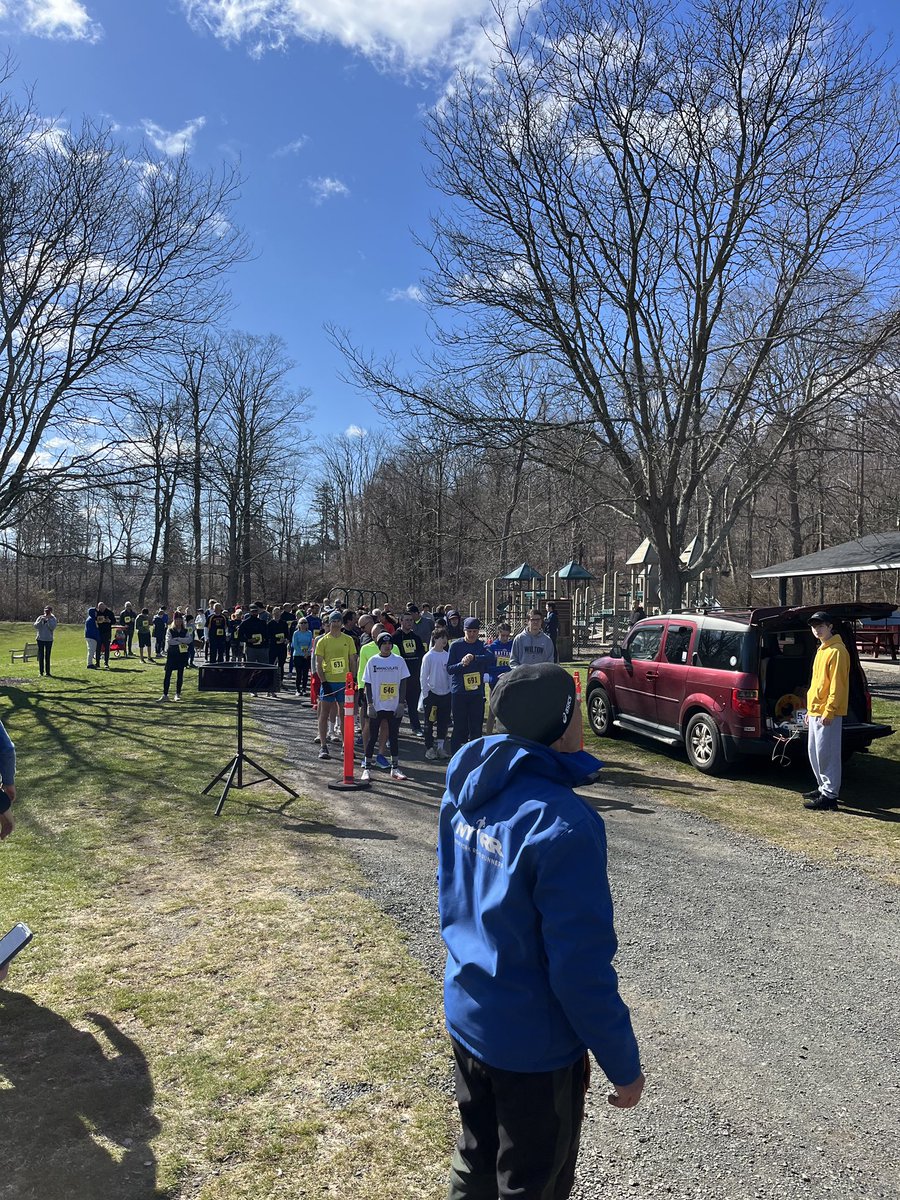 Thank you to @wilton_warriors Video Production Club for hosting yesterday’s 5k.  Raising awareness for safe teen driving during #NationalDistractedDrivingAwarenessMonth and also supporting one of our own, SRO Ackerman.  With students like these, Wilton’s future is bright!