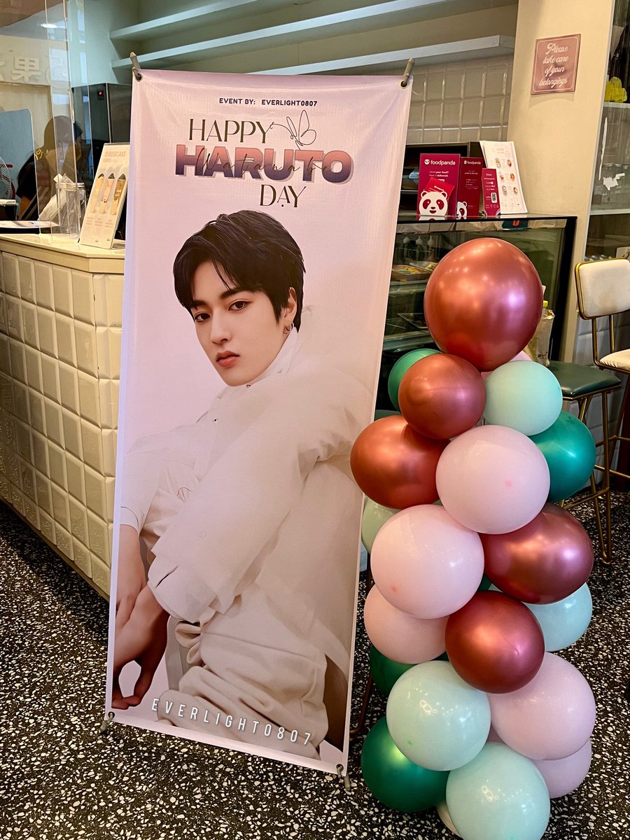 everlight0807's tweet photo. 🦋🌸 Haruto Café : #SpringTakesFlight Cupsleeve Event 🌸🦋

Thanks to everyone who celebrated #Haruto’s 18th bday with us yday 💙 So happy to see new faces &amp; some frequent attendees too. Hope you had a fun time 🤗

#HappyHarutoDay #하루토 #트레저하루토 #TREASURE @treasuremembers https://t.co/0sqg1bErYV