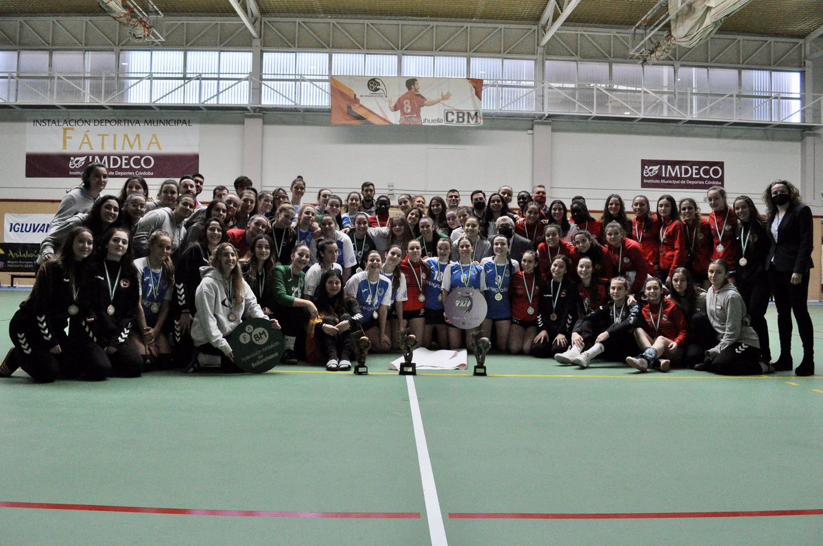 Felicidades a <a href="/BMMontequinto/">Helvetia Montequinto</a>, campeón de Andalucía juvenil femenino tras derrotar en la final a <a href="/BM_Roquetas/">Club Balonmano Roquetas</a> por 20-29. Enhorabuena y gracias a todos los equipos y aficiones desplazadas por su comportamiento ejemplar. Fue un placer acogeros en nuestra casa. ¡Mucha suerte a todos!